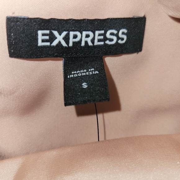 NWT Express Size Small Twist Front Open Back Top - Picture 2 of 6